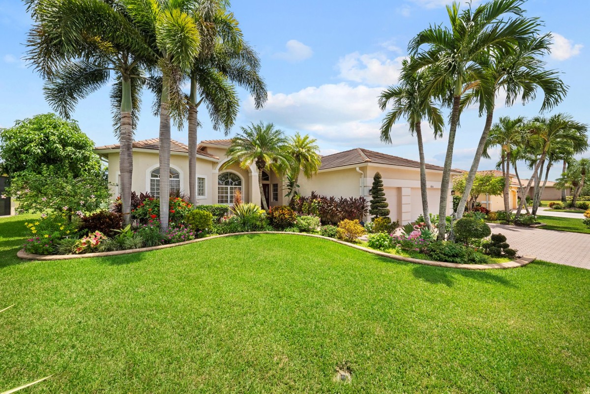 1034 Port Orange Way is ready to Welcome you home